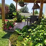Minho At Oda ve Kahvaltı 3*